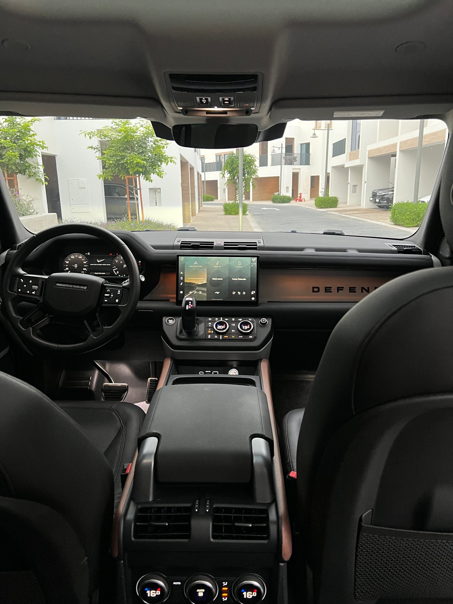 LAND ROVER DEFENDER 110