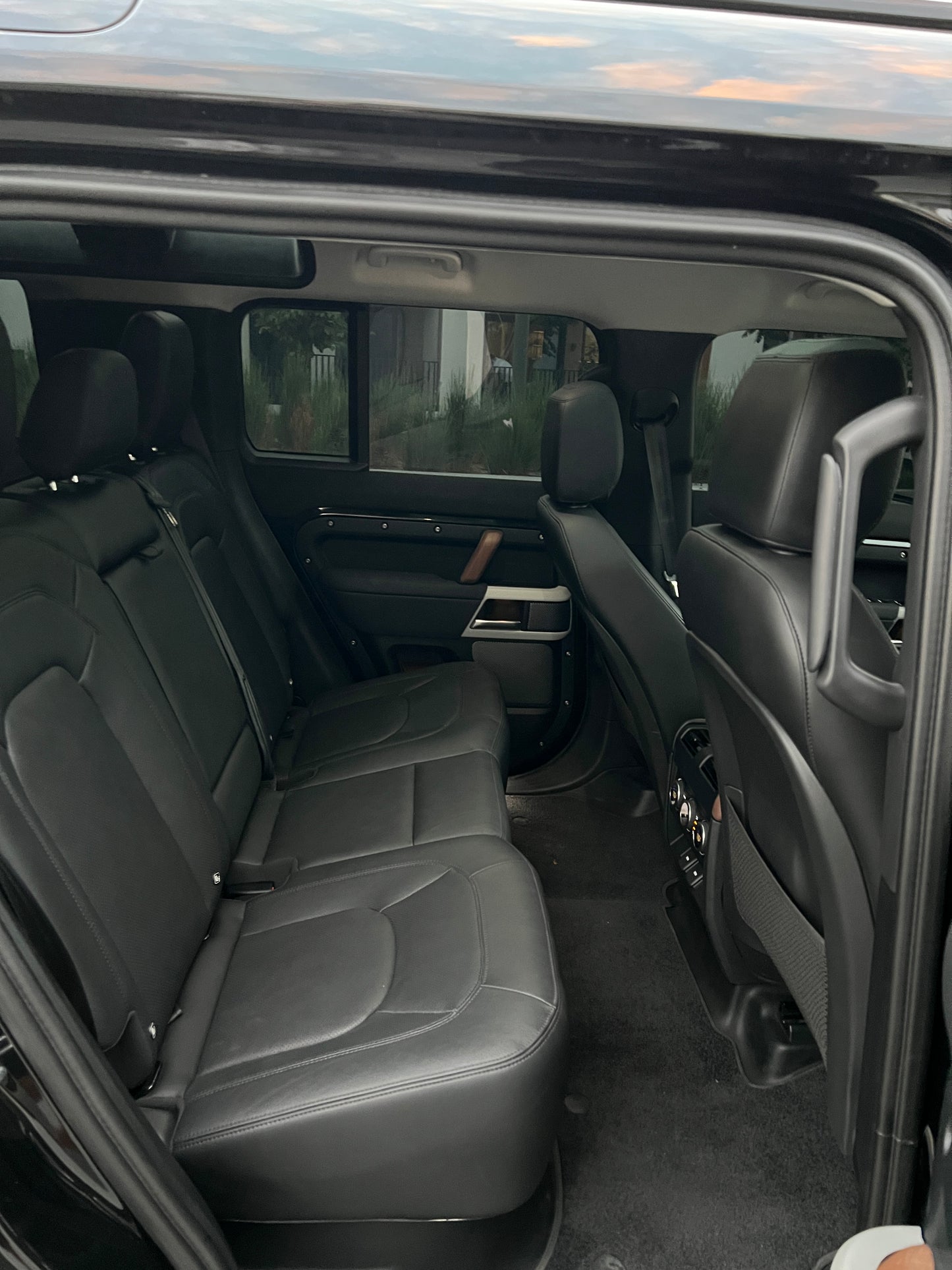 LAND ROVER DEFENDER 110