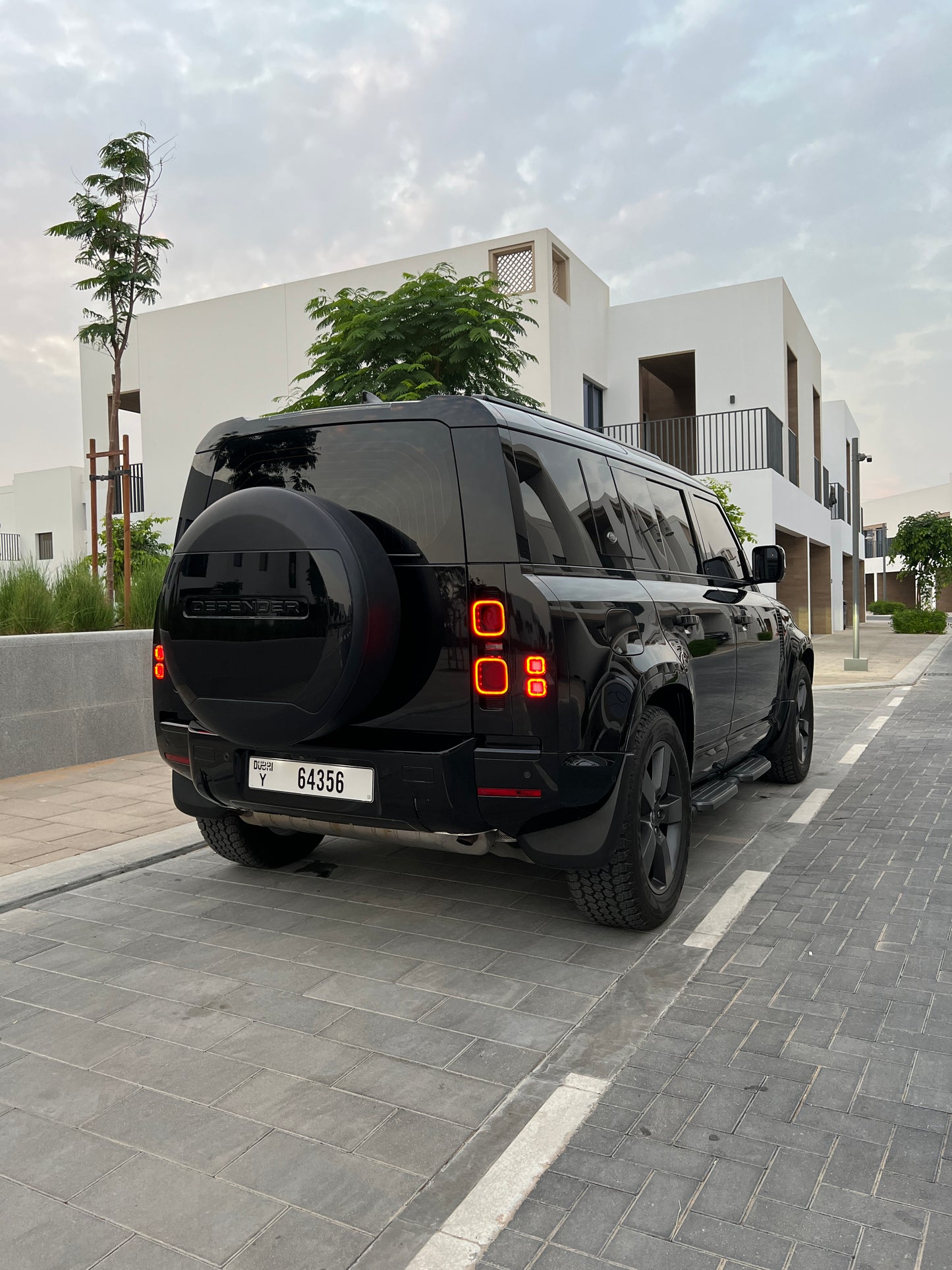 LAND ROVER DEFENDER 110